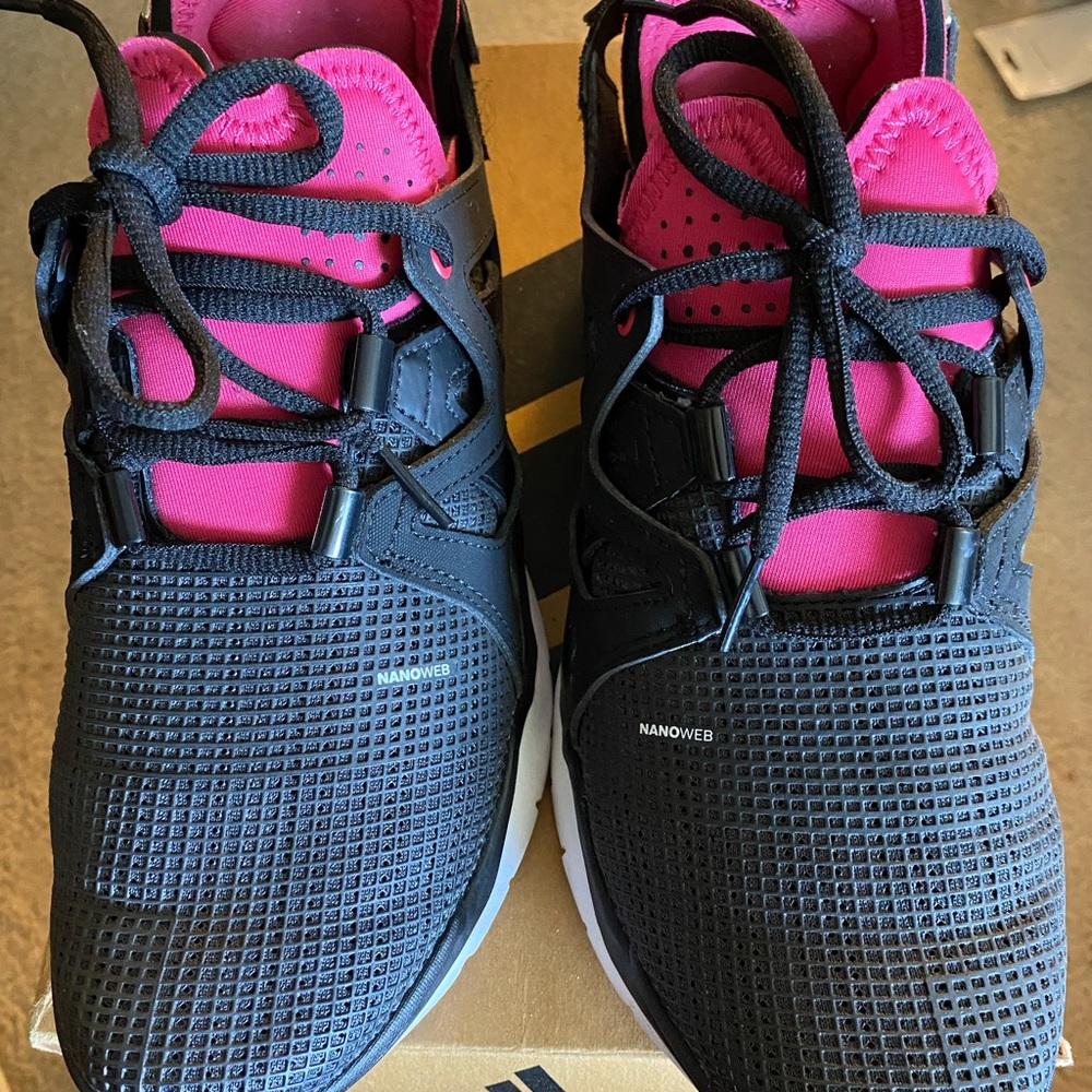 Black Reebok 8.5